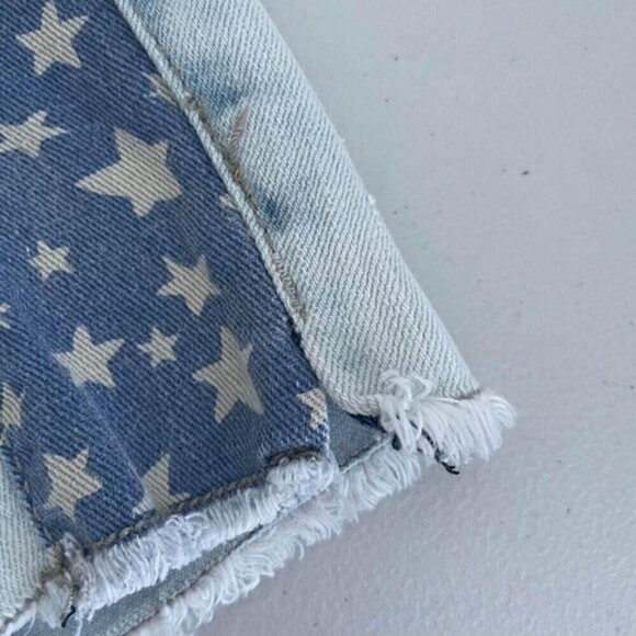 Y2K American Flag Denim short Women's Jr Size 3 Light Wash Stars & Stripes - Picture 3 of 8